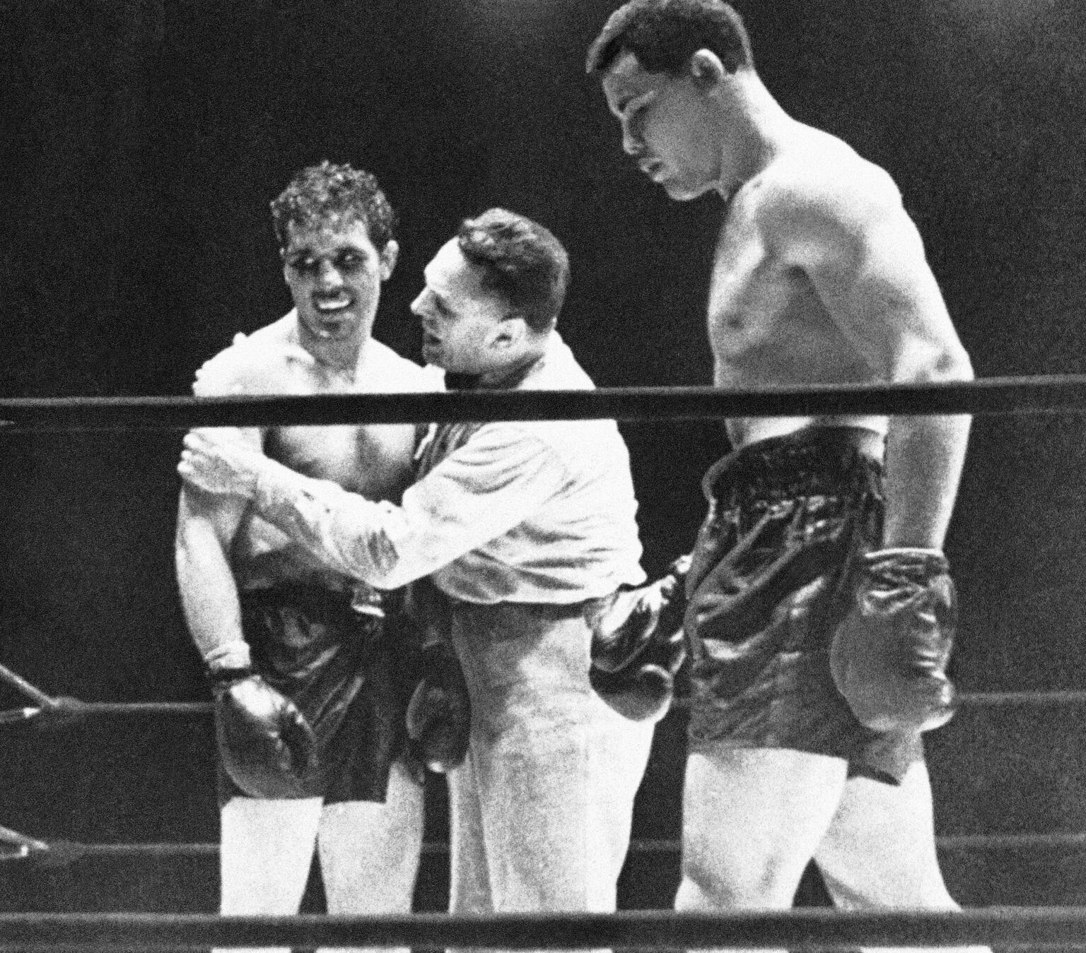 1941: Joe Louis knocks out Billy Conn to retain world heavyweight title